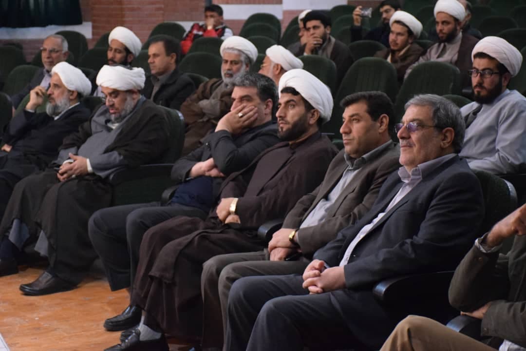 رونمایی از کتاب عروس از نگاه دوربین