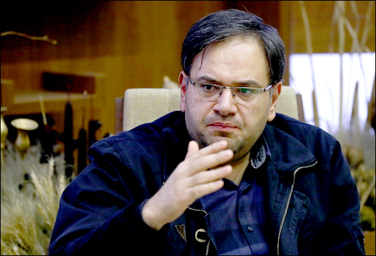 هنر تئاتر به گفتمان انقلاب اسلامی بپردازد