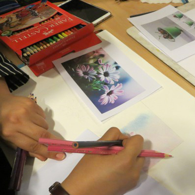 کارگاه آموزش طراحی و نقاشی در حوزه هنری یزد