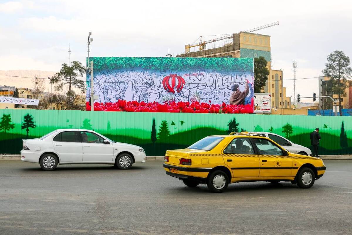 رونمایی از دیوارنگاه جدید میدان امام حسین