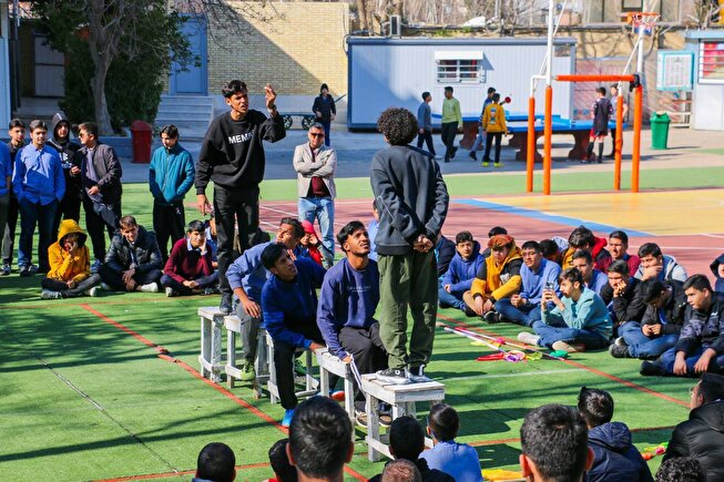 اجرای تئاتر میدانی «به افق محل» در مدارس و محلات شیراز