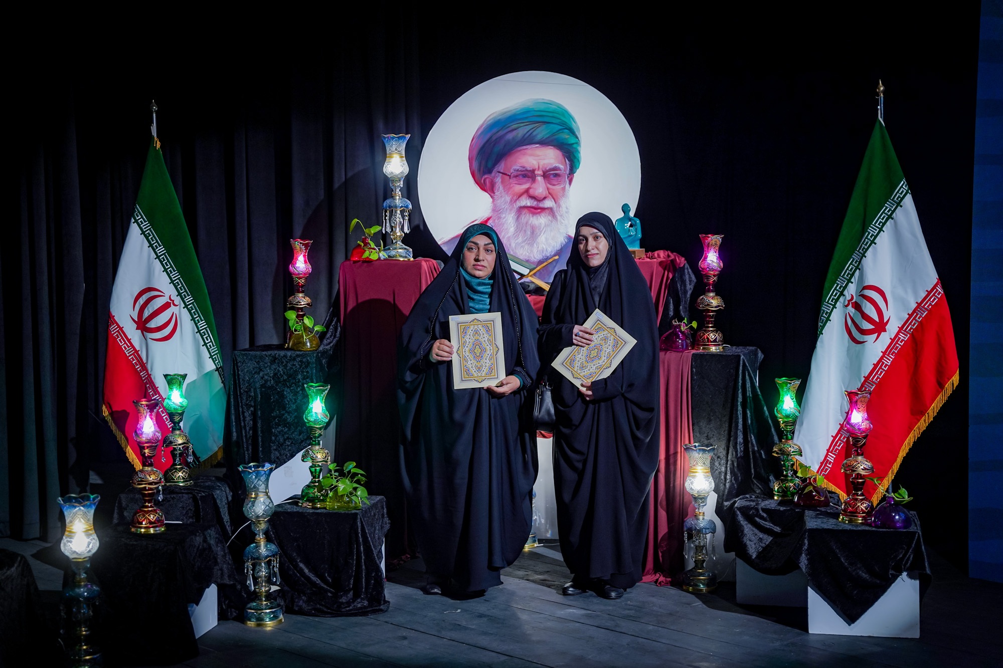 علی رحمانیان چهره سال هنر انقلاب اسلامی فارس شد علی رحمانیان چهره سال هنر انقلاب اسلامی فارس شد