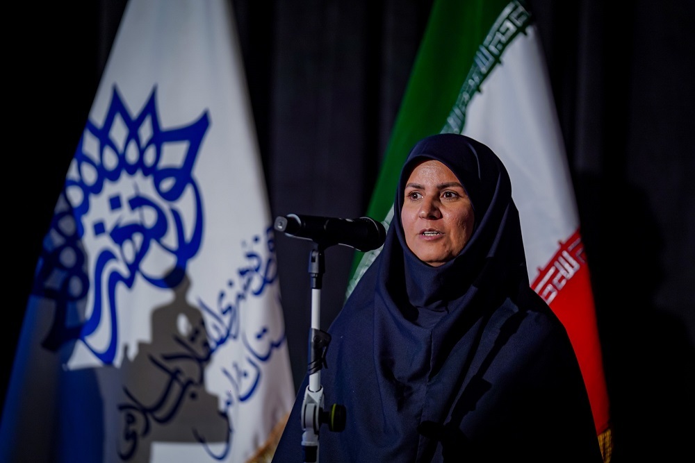 علی رحمانیان چهره سال هنر انقلاب اسلامی فارس شد علی رحمانیان چهره سال هنر انقلاب اسلامی فارس شد